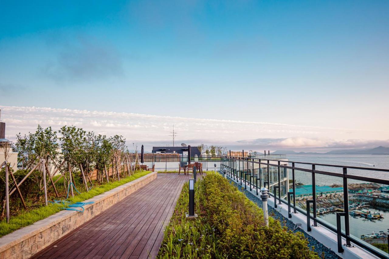 Ocean Marina Suite View Yeosu Bagian luar foto