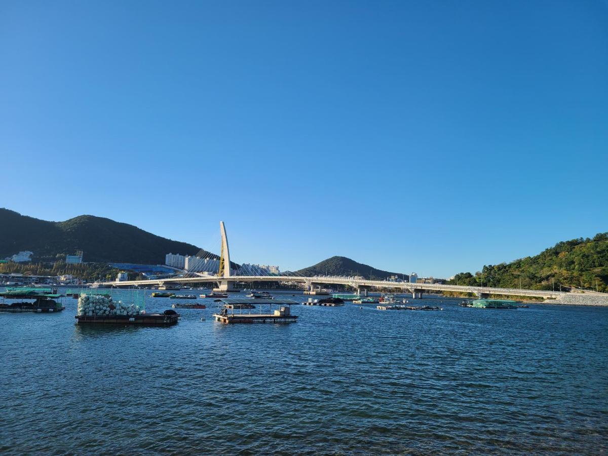 Ocean Marina Suite View Yeosu Bagian luar foto