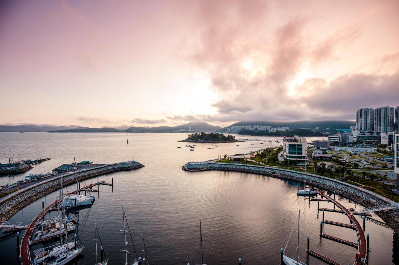 Ocean Marina Suite View Yeosu Bagian luar foto